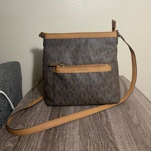 Micheal Kors Crossbody